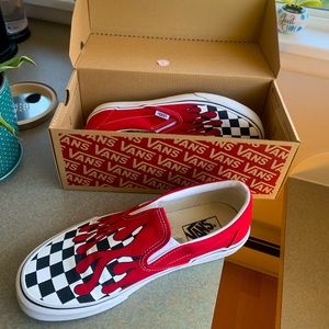 New! (8 mens/ 9.5 woman’s) Vans Checkers and Red Drip Design